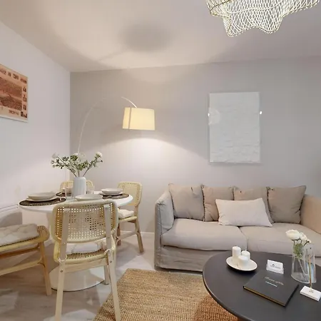 Expat Renting - Le Volta - Terrasse - Netflix Apartment